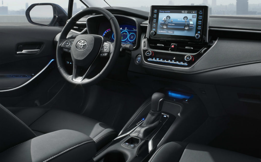 Interior do Toyota Corolla 2020 híbrido