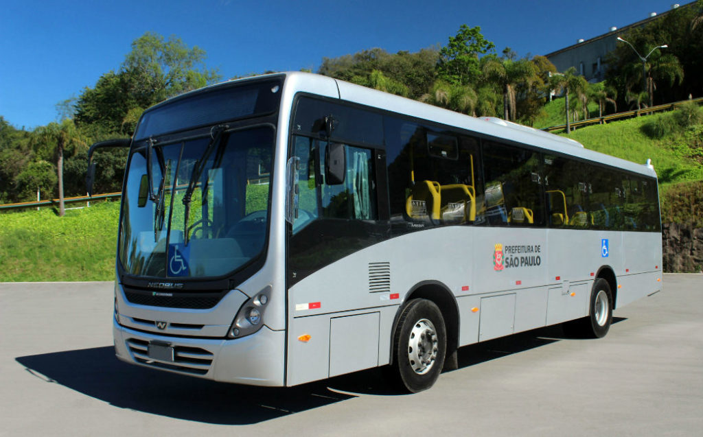 ônibus Neobus New Mega 17 T no padrão SPTrans
