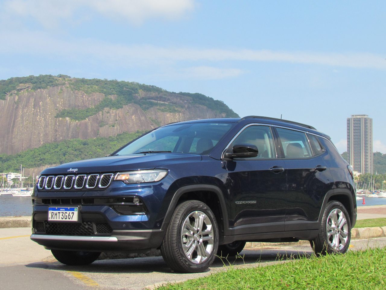 Jeep Compass Longitude T270 No centro da meta Roda Rio