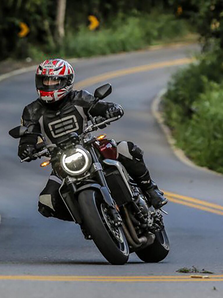3 segredos da pilotagem para viagens de moto de longa distância - Zelão  Racing - Blog